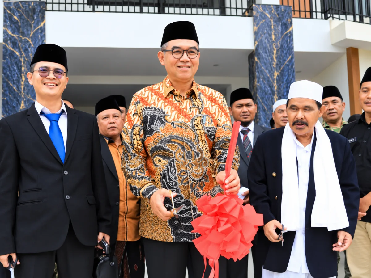 Sekda Kabupaten Bogor Ajat Rochmat Jatnika menghadiri peresmian gedung kedua Al Minhaj International Islamic Boarding School di Tamansari