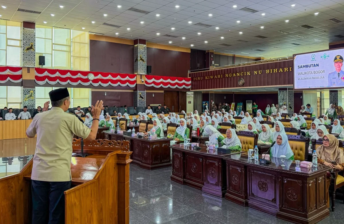 Wali Kota Bogor Dedie Rachim saat menghadiri Koncab IX PC Fatayat NU Kota Bogor di Ruang Rapat Paripurna Gedung DPRD Kota Bogor, Sabtu (24/10/2026).