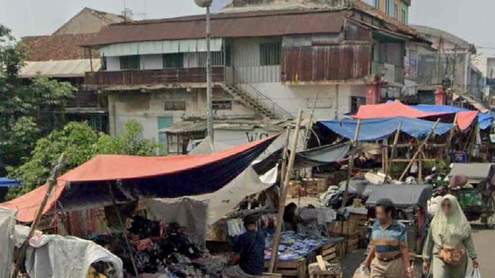 Ditertibkan Tapi Tak Disediakan Tempat Jualan, PKL Kembali Padati Jembatan MA Salmun Bogor