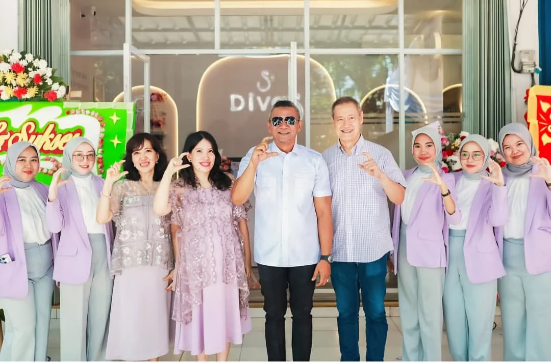 Divas kini memiliki klinik sendiri dengan beragam layanan kecantikan dan wellness.
