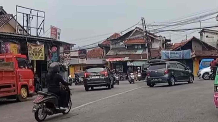 Disebut Pengkolan Jahanam, Macet di Aria Surialaga Bogor Mau Terus Dibiarkan Seperti Ini?