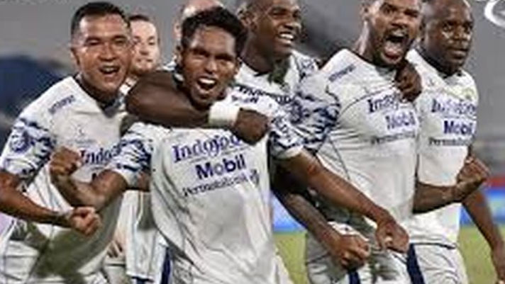 Persib vs Arema di Stadion Pakansari tanpa Penonton