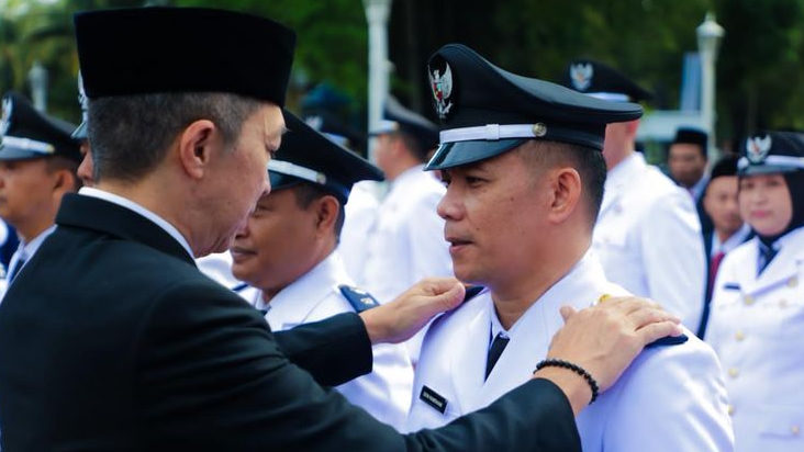 Dedie–Jenal Rombak 245 Pejabat, Penyegaran Birokrasi Jelang Setahun Pemerintahan