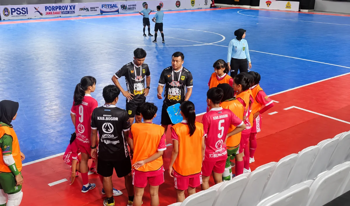 Tim futsal putri Kabupaten Bogor meraih kemenangan dramatis atas Kota Cirebon pada Porprov Jabar 2026 di Bekasi