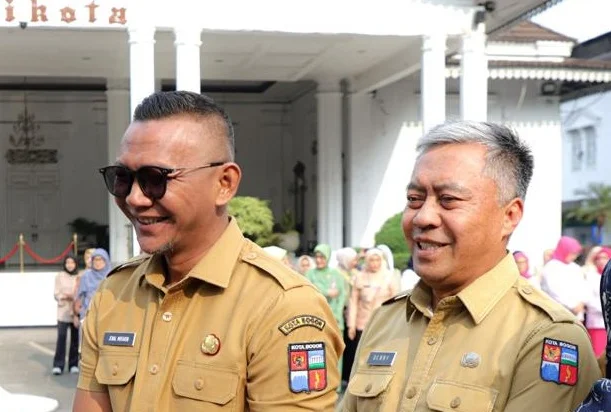 Wakil Wali Kota Bogor, Jenal Mutaqin bersama Sekda Kota Bogor, Denny Mulyadi.