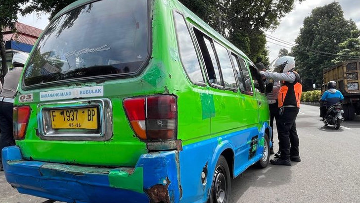 Tak Diperbolehkan Beroperasi, Razia Angkot Tua di Kota Bogor Resmi Dimulai