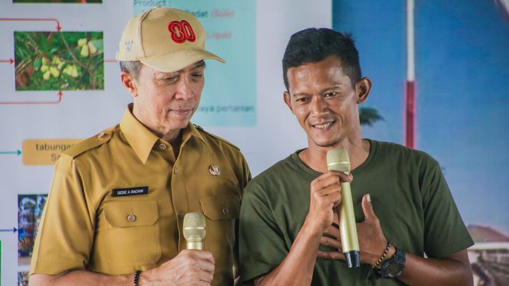 10 Tahun Dede Sukriya Inisiatif Bersihkan Sampah Tanpa Pamrih, Akhirnya Pemkot Bogor Berikan Hadiah