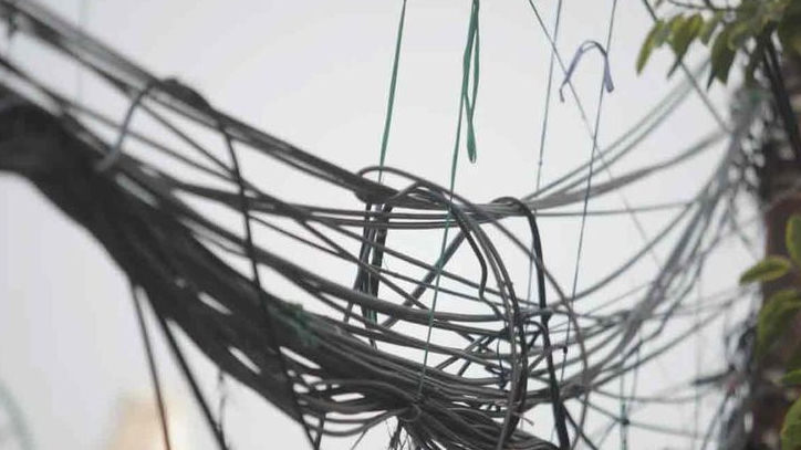 Kabel Menjuntai di Bogor Semakin Mengkhawatirkan, Sejumlah Pengendara Motor Justru Jadi Korban