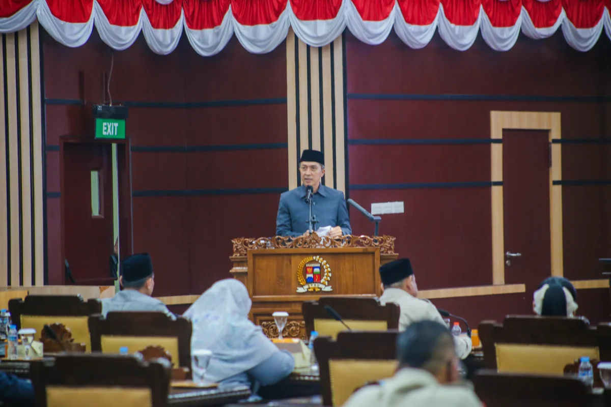 Dedie Rachim Rapat Paripurna di DPRD