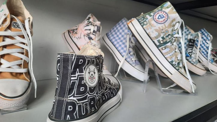 KIM Bogor Dorong UMKM: Dodongkal Pak Godeg dan Sepatu Cooxers, Kreatif dan Inovatif!