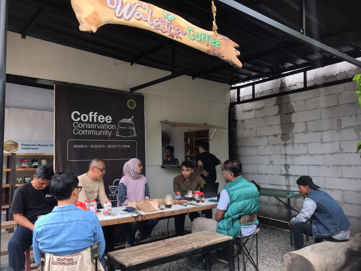 Pertamina mendukung Walatra Coffee mengembangkan kopi lokal Bandung berbasis agroforestri