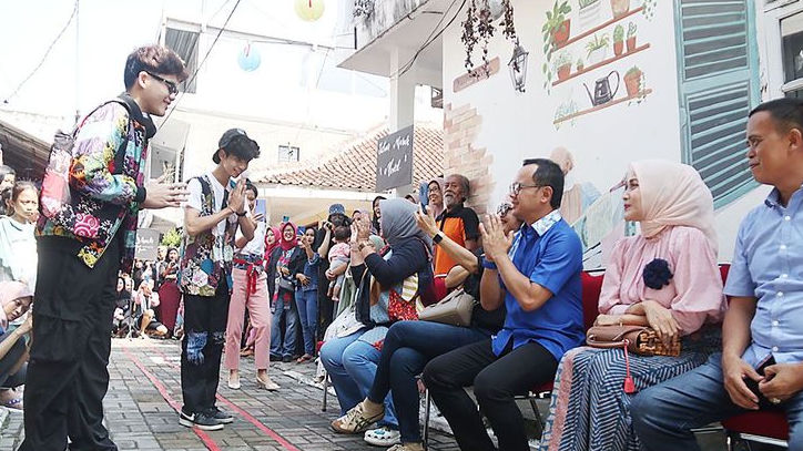 Meriahkan Perca Fest 2023, Bapak Ibu Hingga Anak-anak Peragakan Fashion Bak Model Profesional