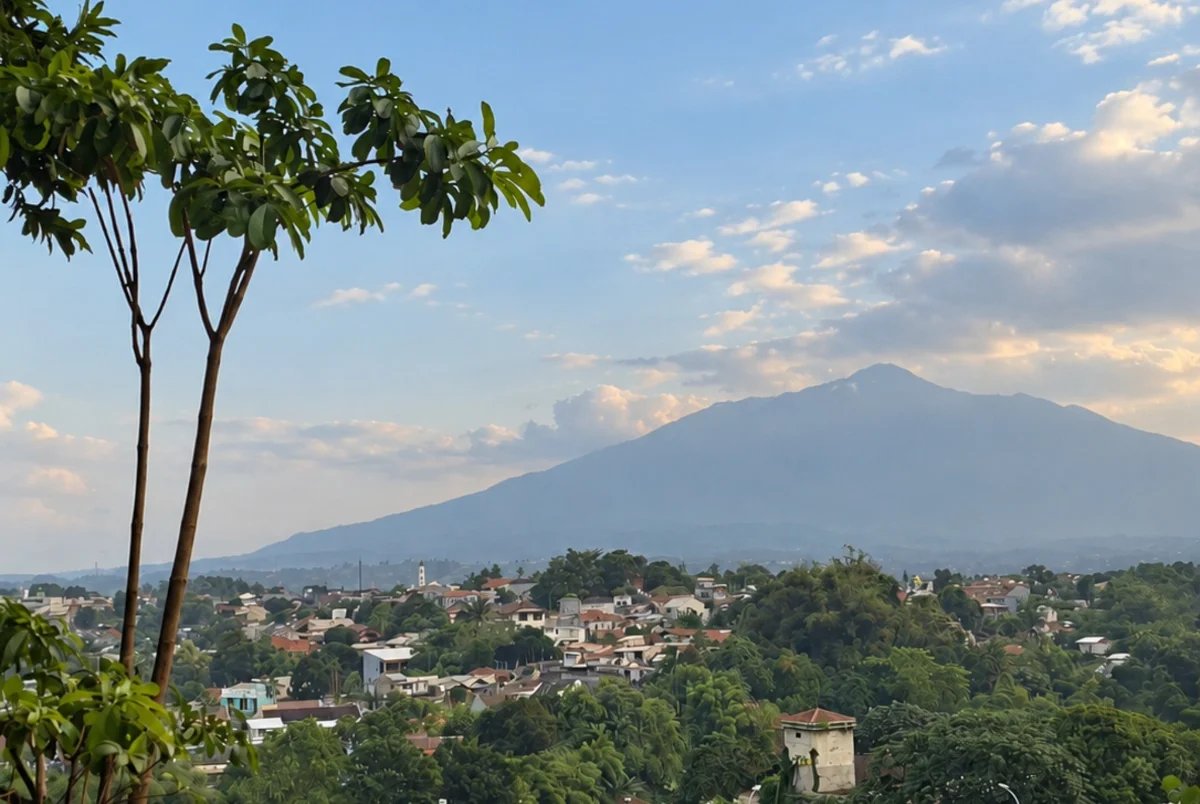 Cari Tempat Nongkrong dengan View Gunung Salak Bogor Punya Batutulis