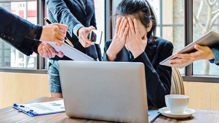 Atasi Burnout! Ini Cara Menjaga Kesehatan Mental di Lingkungan Kerja yang Penuh Tekanan