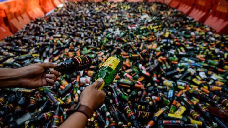 Tegas Perangi Peredaran Alkohol Ilegal, Pemkot dan Polresta Bogor Musnahkan 17 Ribu Botol Miras