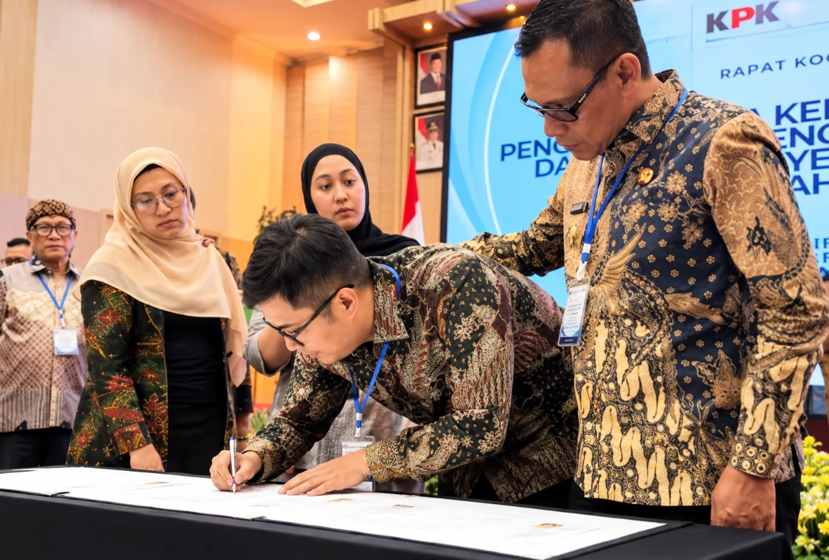 Wakil Bupati Bogor Jaro Ade menghadiri rapat koordinasi pencegahan korupsi bersama KPK dan kepala daerah Jawa Barat serta Banten