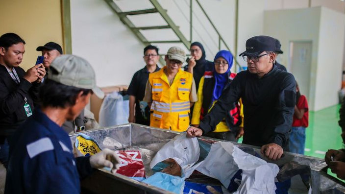Keren! Pemkot Bogor Olah Sampah Alat Peraga Kampanye Jadi Bahan Konstruksi