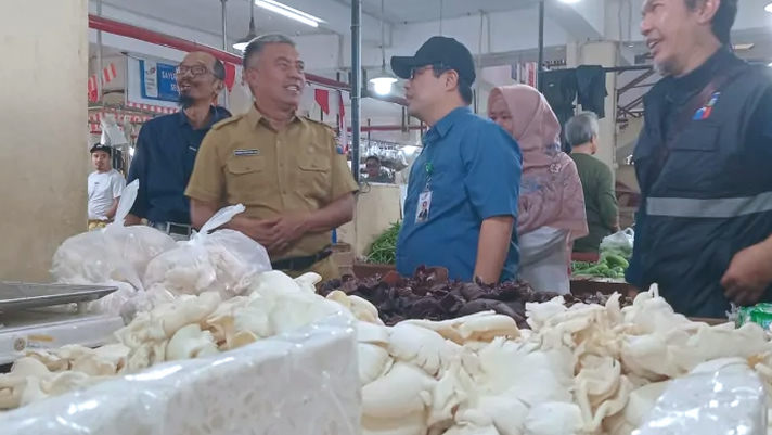 Sekda Deni Tinjau Pasar Jambu Dua, Bogor Siap Rebut Predikat Kota Sehat 2025
