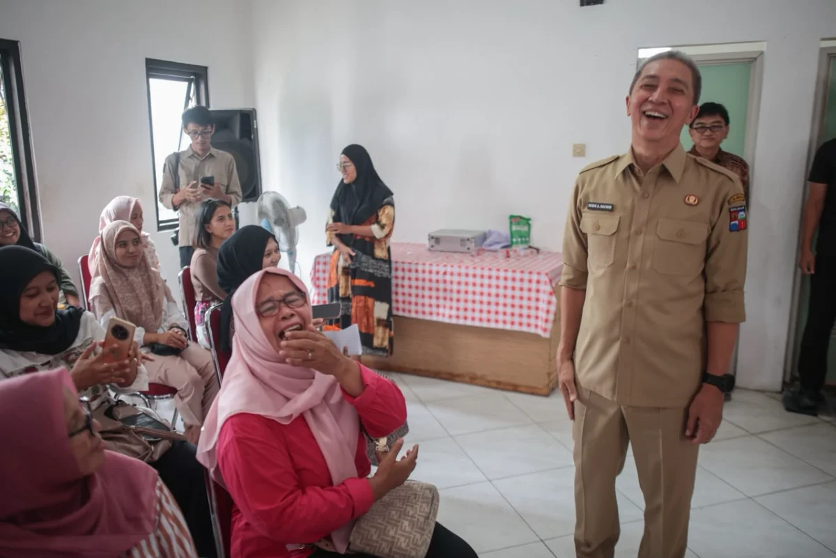 Bank INA berkolaborasi dengan Pemkot Bogor menyalurkan 250 paket makanan bergizi kepada masyarakat Kelurahan Sempur, Kota Bogor, Selasa (20/10/2026).