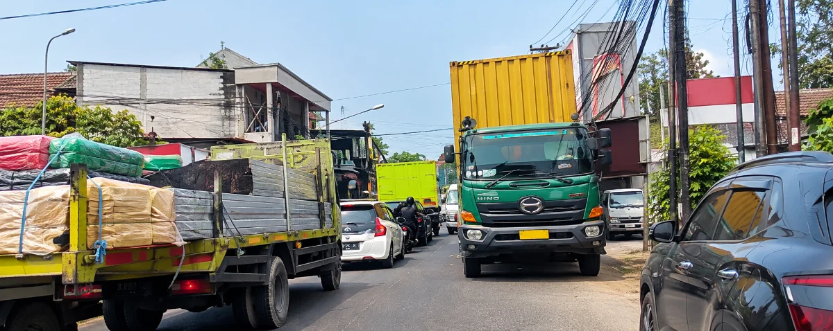 Truk Kontainer Mogok di Wanaherang, Lima Gangguan Kendaraan Berat Warnai Jalur Alternatif Wika Sejak Agustus