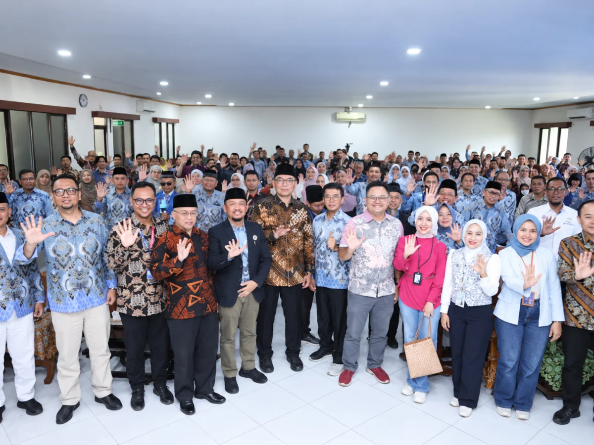 Sekda Kabupaten Bogor Ajat Rochmat Jatnika membuka Rapat Kerja BMPS Jawa Barat